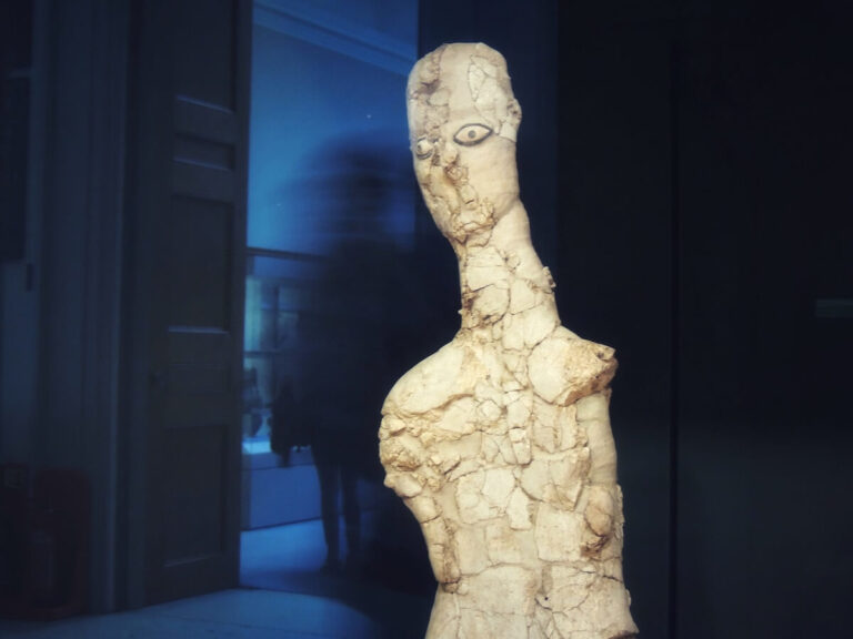 Neolithic human statue from Ain Ghazal in the british museum