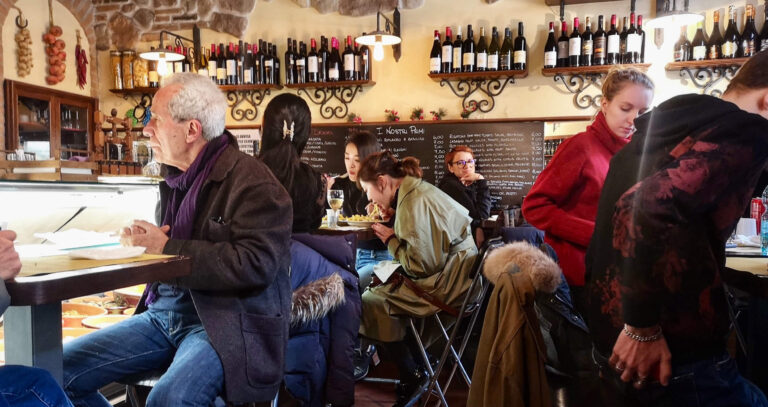 place to eat and drink for tourists in vatican museum