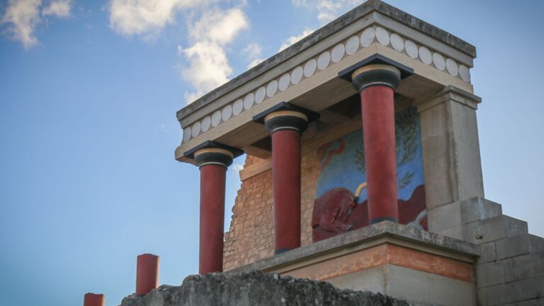 representation of a bull-s head in knossos